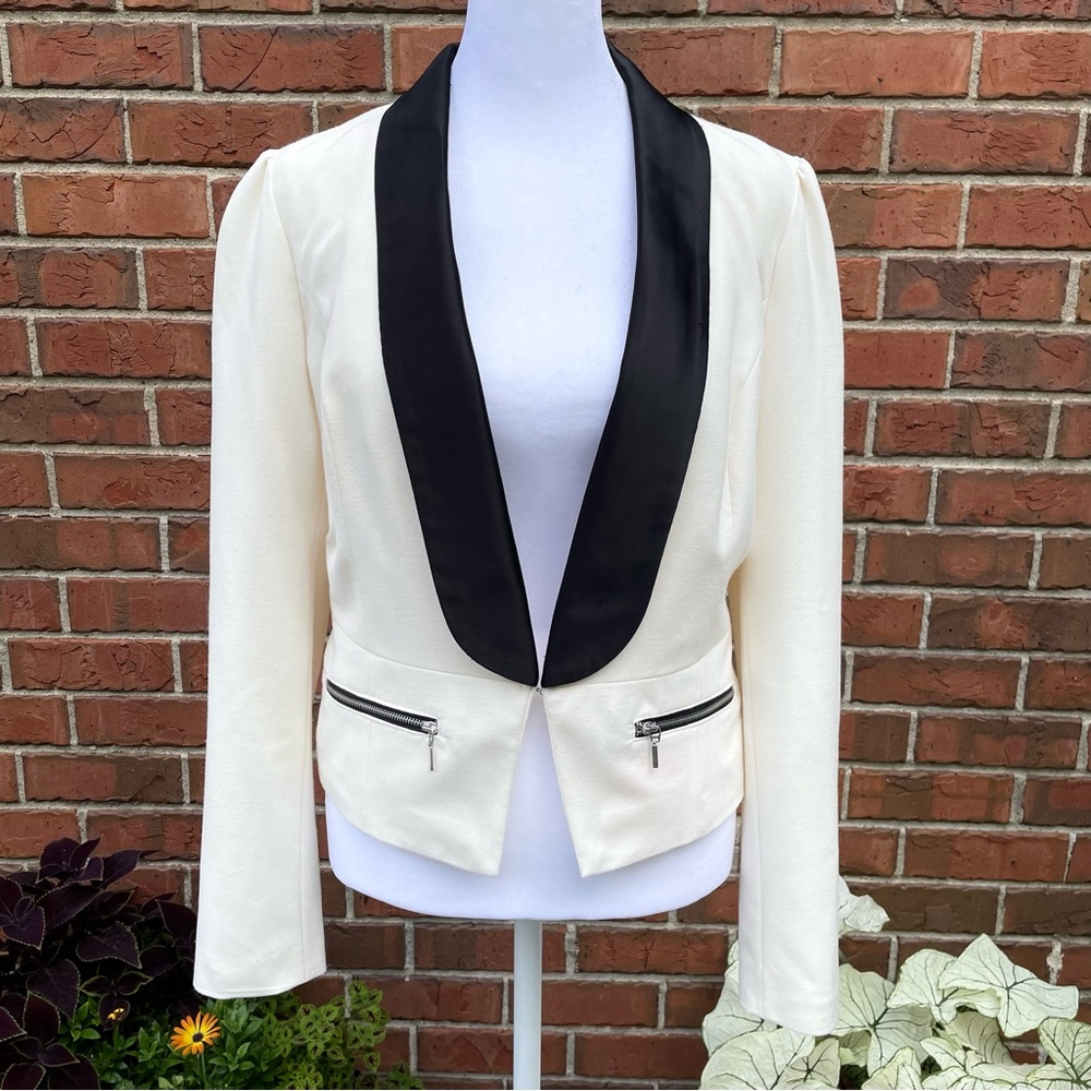 Tuxedo Suit Jacket/Blazer Cropped with Bow Accent White and Black Women’s M
